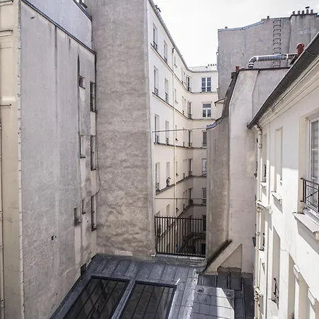Apartment Comfortable And Bright 50 M In 10th *