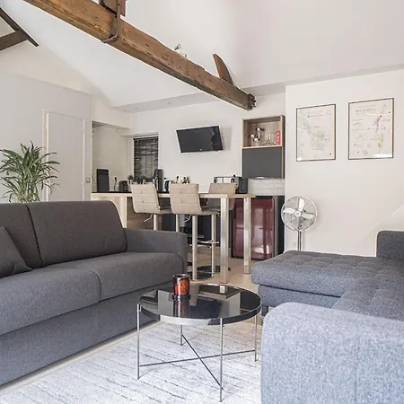 Apartment Comfortable And Bright 50 M In 10th