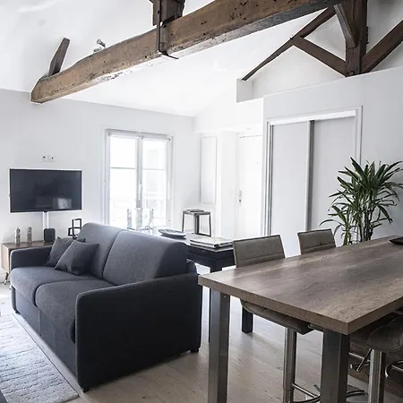 Comfortable And Bright 50 M In 10th Paris
