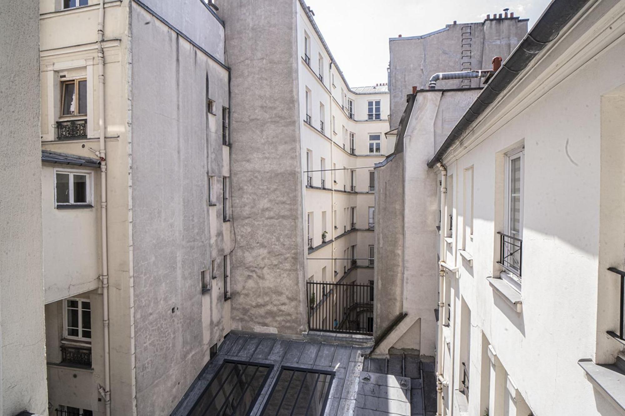 Apartment Comfortable And Bright 50 M In 10th *